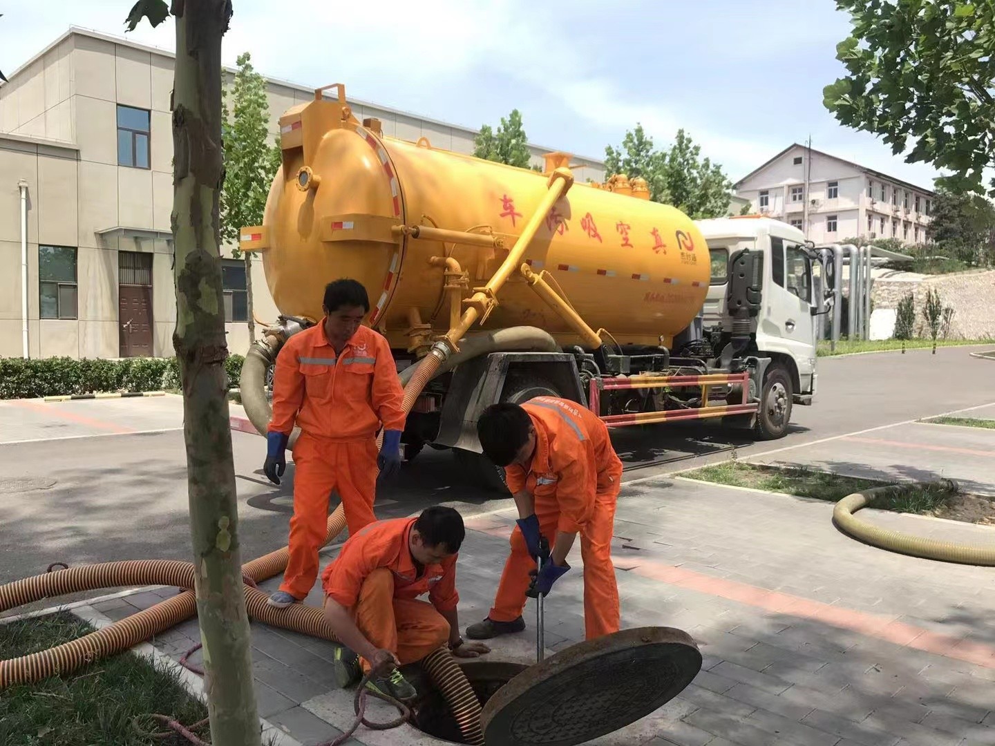 桃源化粪池清理与5-8吨吸粪车施工效率分析